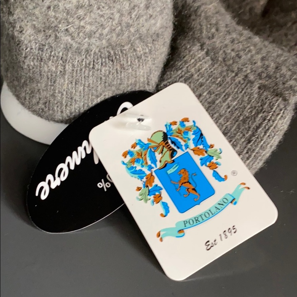 NWT Charcoal 100% Cashmere Gloves - Picture 4 of 4